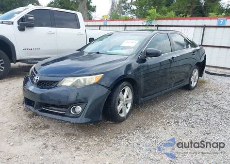 2014 Toyota Camry Se z USA, uszkodzony, nr VIN 4T1BF1FK5EU858050